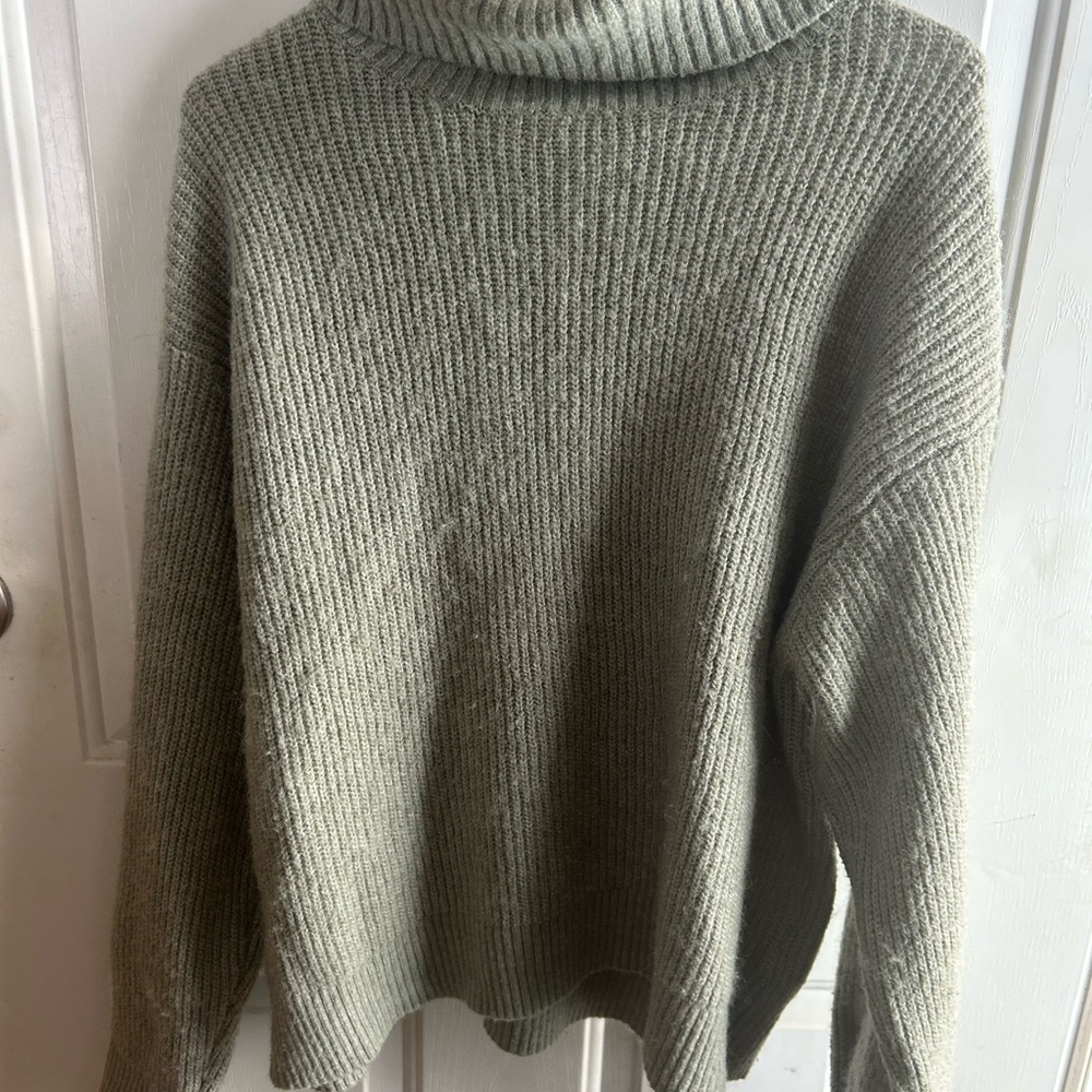 H&M Olive Green Chunky Turtleneck Sweater
